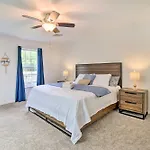 Gorgeous Pocono Summit Retreat With Game Room!