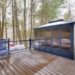Gorgeous Pocono Summit Retreat With Game Room!