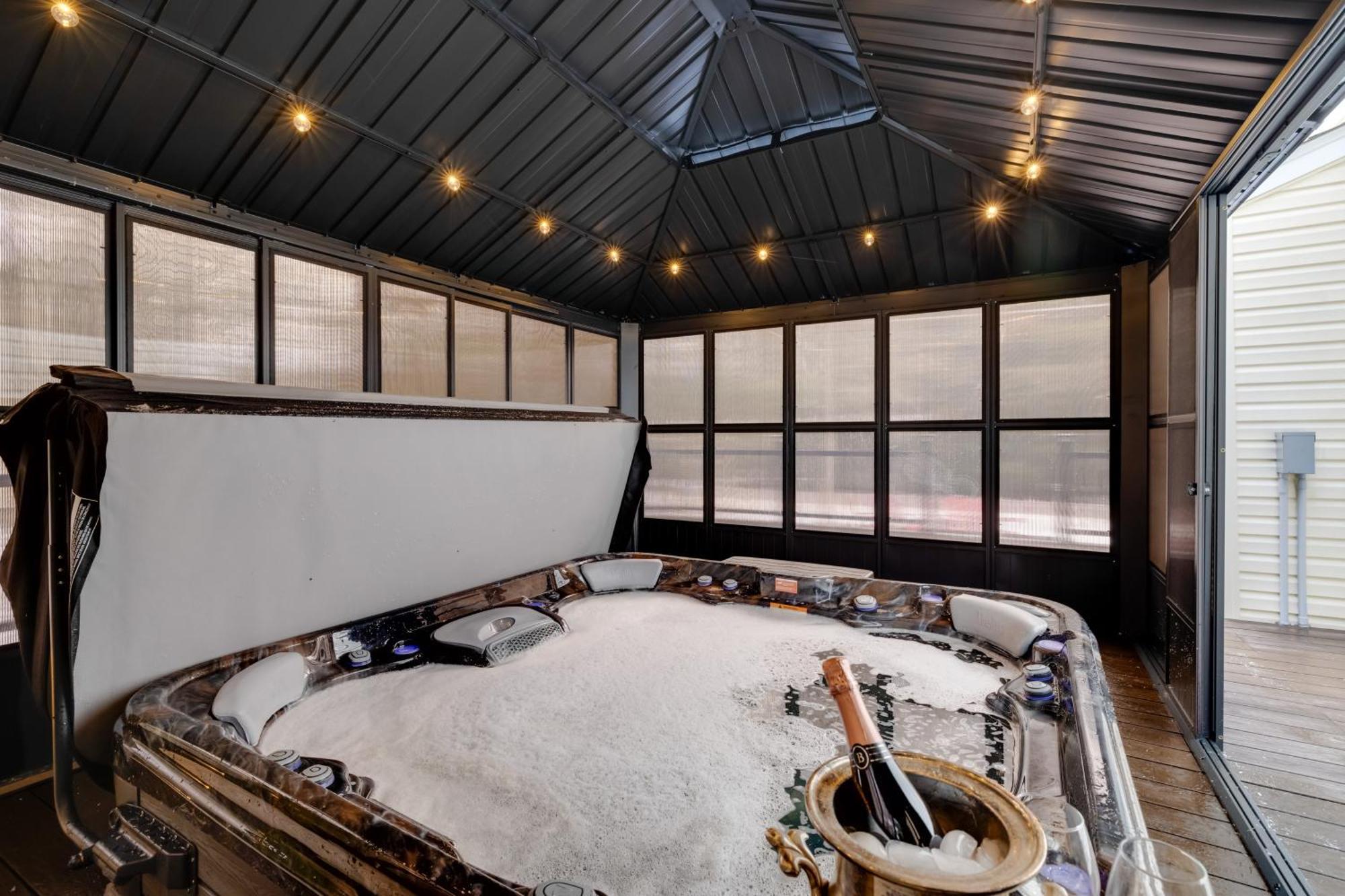 Сasa de vacaciones Gorgeous Retreat With Game Room! Pocono Summit