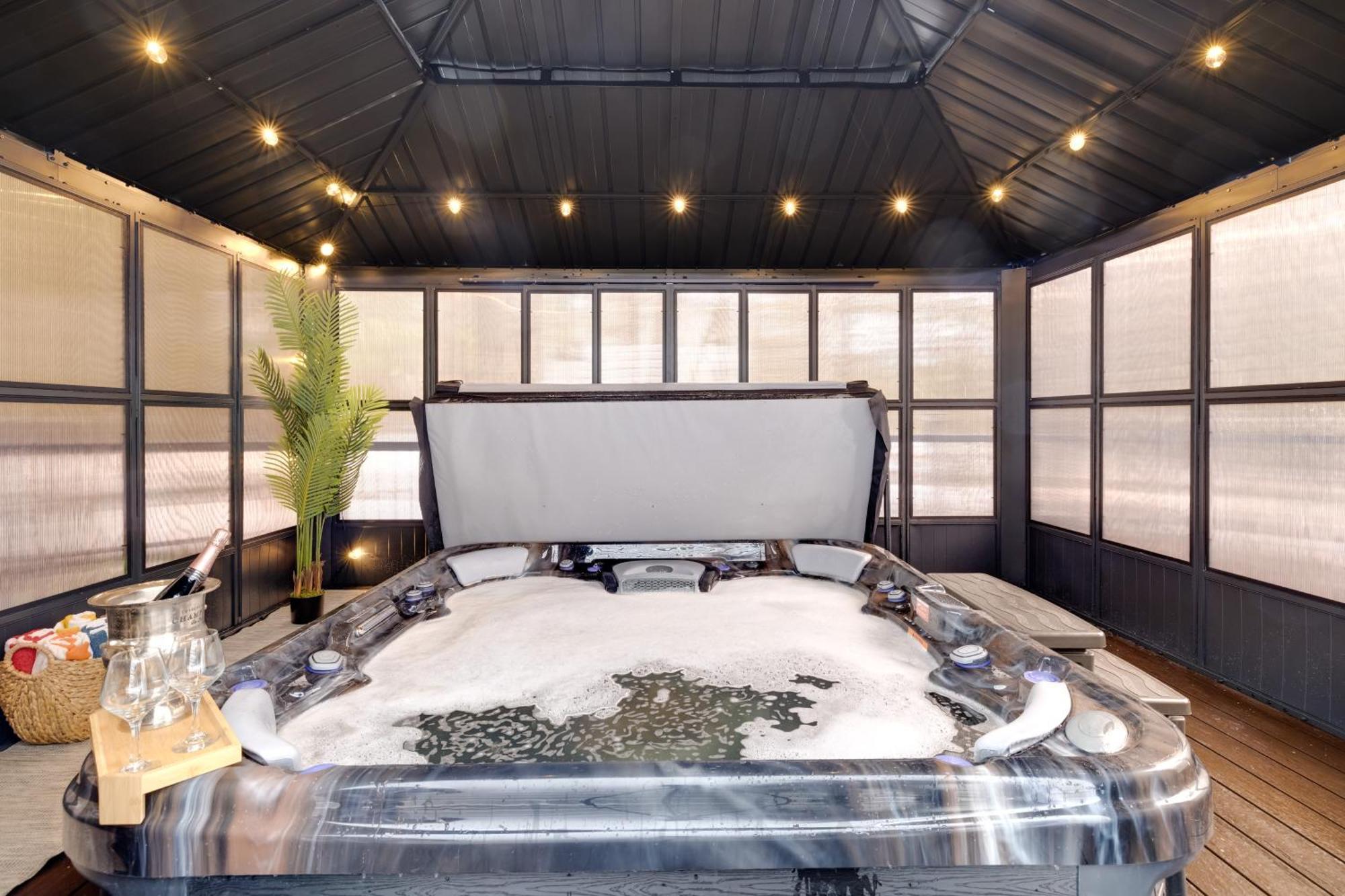 Gorgeous Retreat With Game Room! Сasa de vacaciones