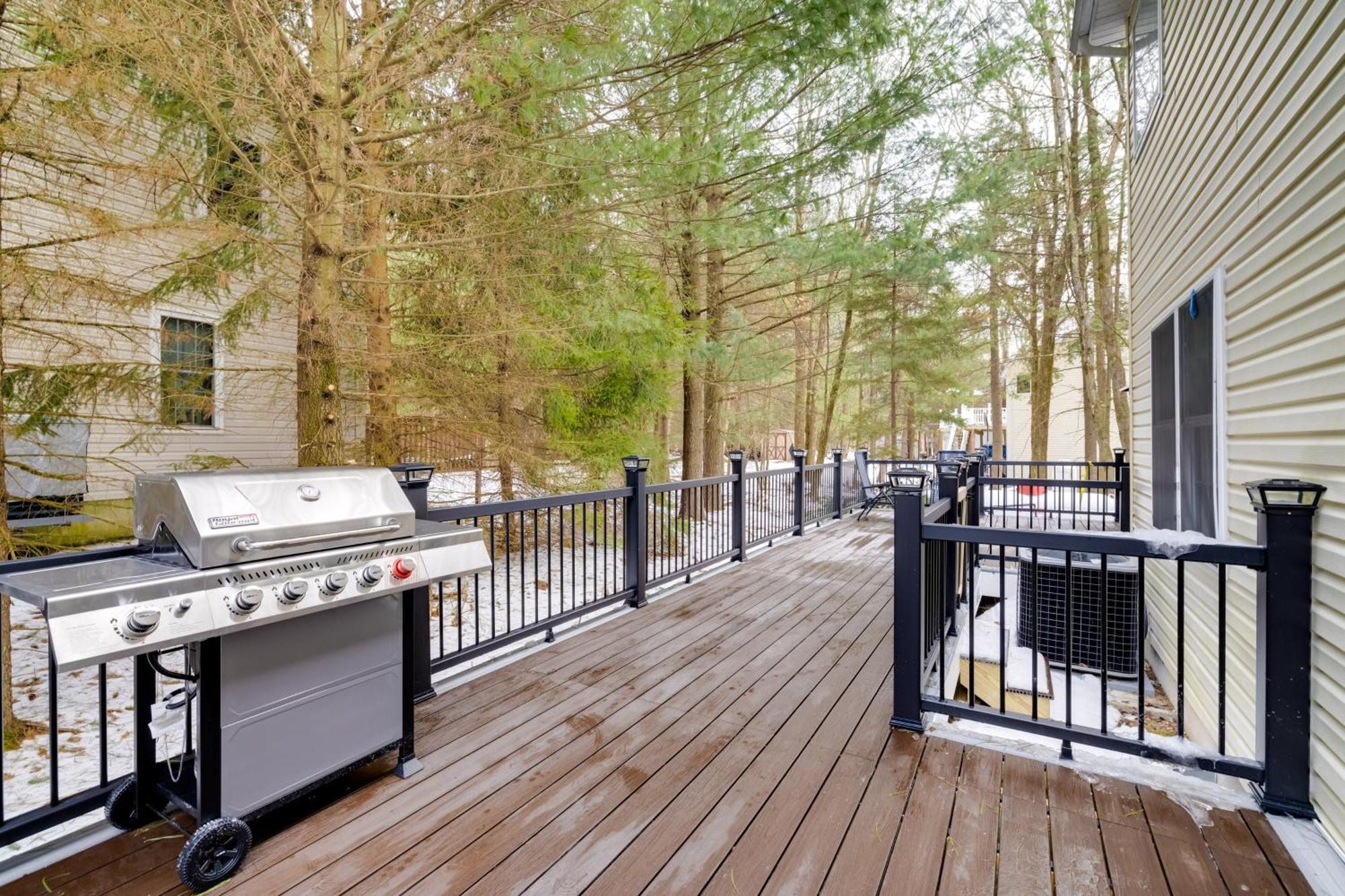 Сasa de vacaciones Gorgeous Retreat With Game Room! Pocono Summit